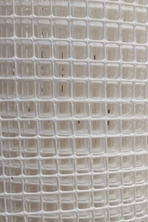 Stafil Muoviverkko lankatöiden tekoon. Verkosilmän koko on 10 x 10 mm.