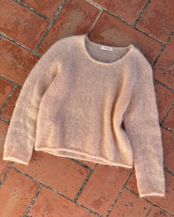 PetiteKnit Cumulus Blouse O-neck on silkkimohairlangasta neulottava pusero pyöreällä pääntiellä