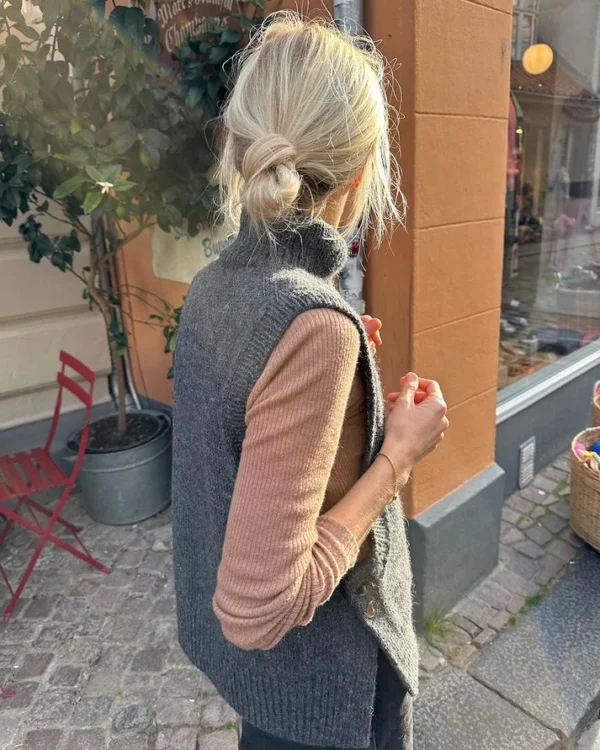 PetiteKnit Lulu Slipover -liivi, harmaa, takaa kuvattuna