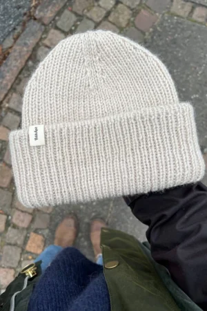 PetiteKnit Weekend Hat -pipo, vaalea