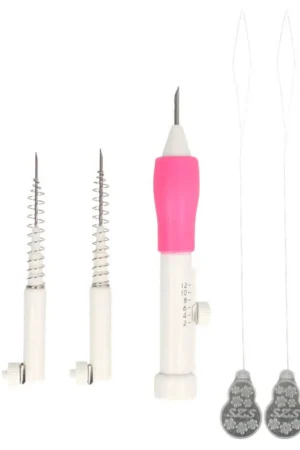 Tuftausneulasetti: väädettävä pidikie, kolme eri vahvuista neulaa ja kaksi langanpujotinta