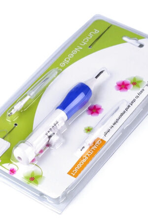 Tuftausneulasetti pakkauksessaan