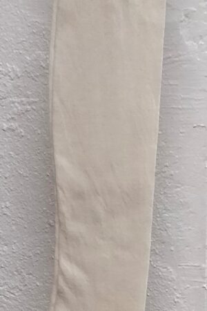 Kansallispuvun ylipolvensukat 43 - 45 valkoinen *POISTUU VALIKOIMASTA*