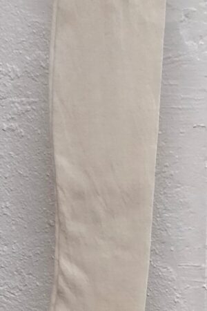 Kansallispuvun ylipolvensukat 43 - 45 valkoinen *POISTUU VALIKOIMASTA*